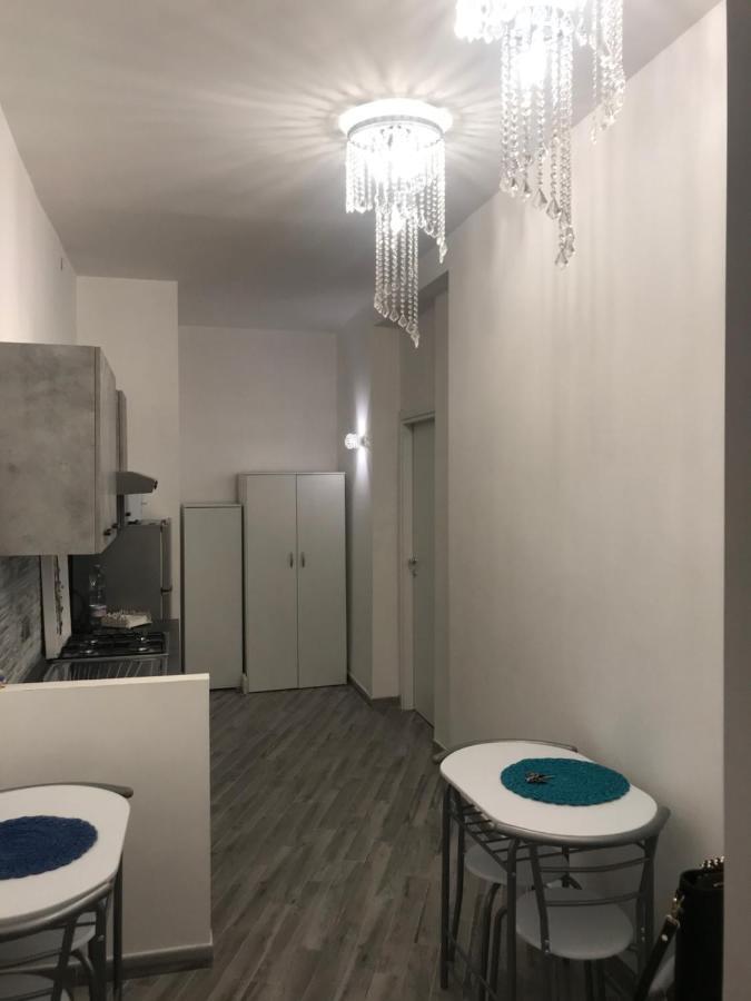 Alojamento de Acomodação e Pequeno-almoço Lunablu Cinecitta'